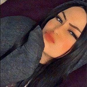 Meet your Posher, Courtney